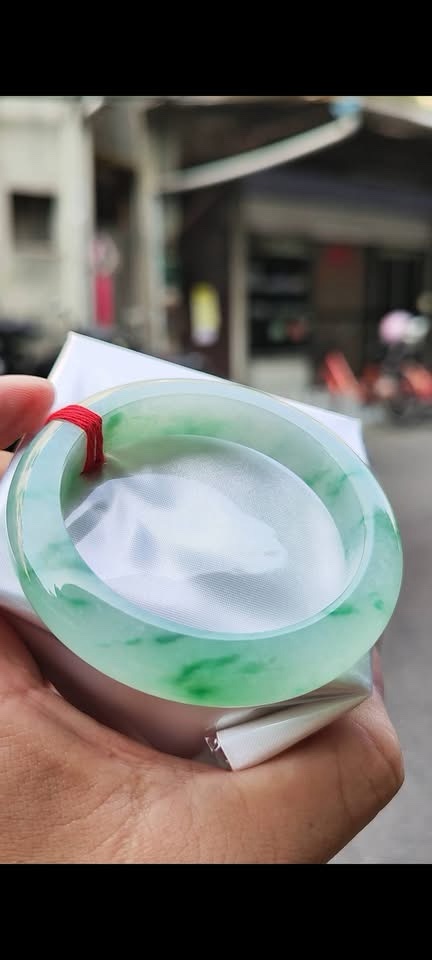 ✨冰種飄綠花厚庄正圈手鐲💚 天然緬甸玉A貨