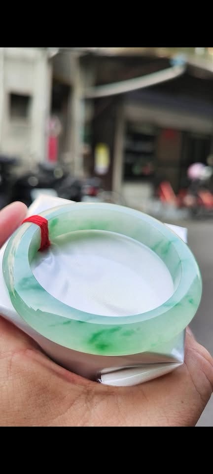 ✨冰種飄綠花厚庄正圈手鐲💚 天然緬甸玉A貨