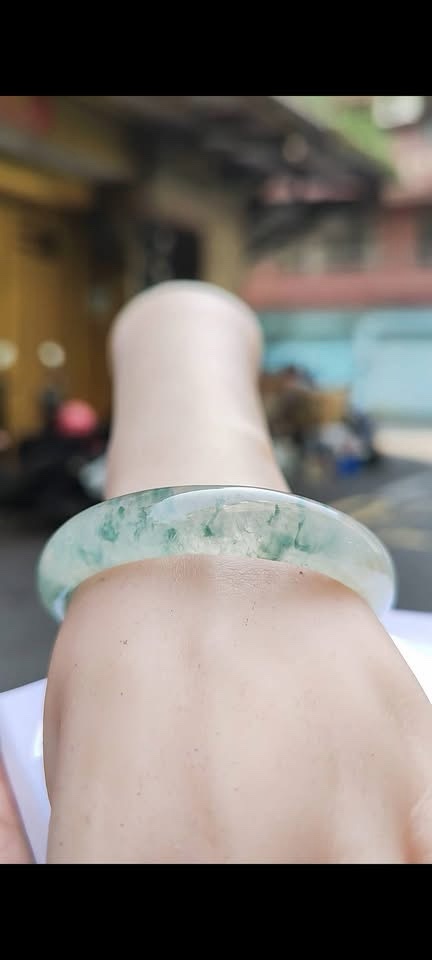 ✨放光玻璃種飄花正圈手鐲💚 天然緬甸玉A貨
